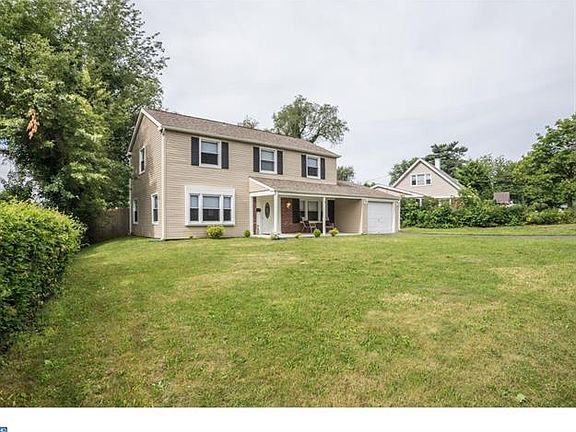 2nd image of 54 Palfrey Ln