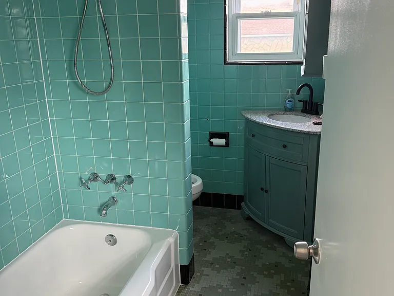 425 W Grace St — Photo 7