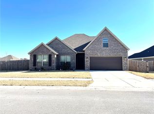 262 S Nightfall Ave, Farmington, AR 72730