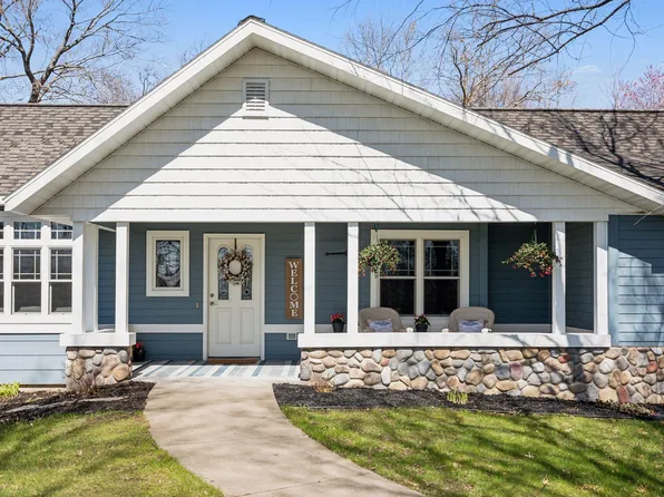 729 220th St, Osceola, WI 54020