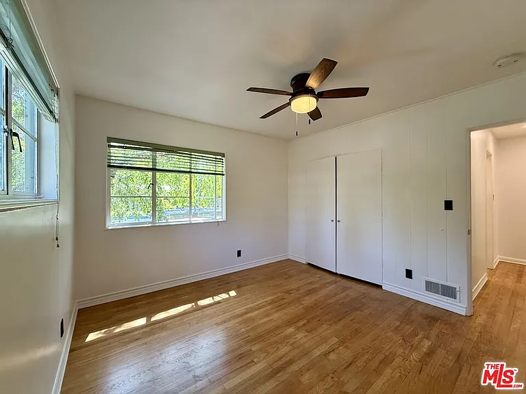 5431 Village Grn — Photo 12