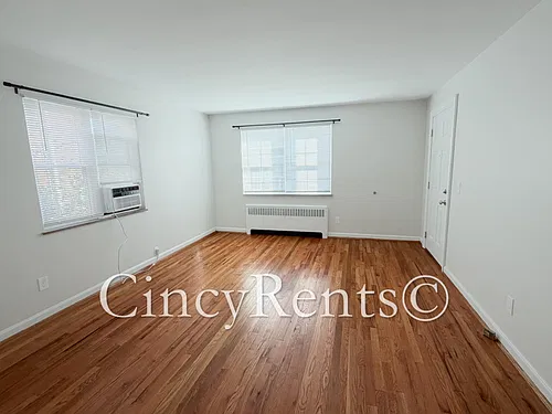 1263 Morten Unit: 2 | 1bd 1ba -Neighborhood: Hyde Park | 1st Floor |650 Square Feet | Heat pd! Ga... — Photo 2
