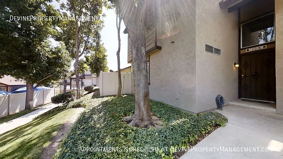 Corona Townhome — Photo 2