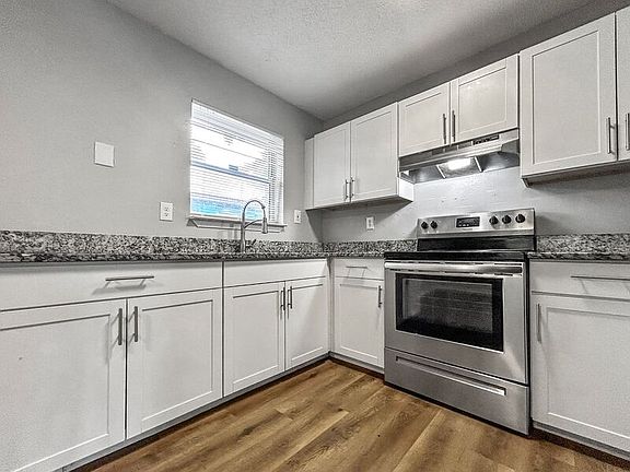 4th image of 1329 Palmetto St