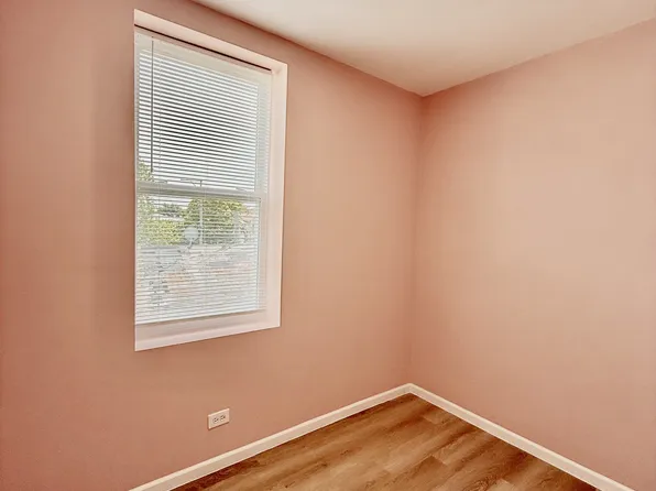 937 W 33rd Pl #2F, Chicago, IL 60608