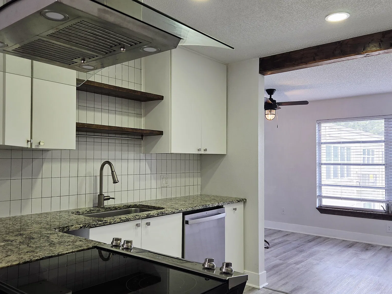 2 bed, 1100 sqft, $1,775 — Photo 2