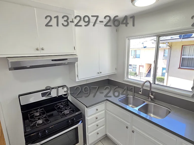 14355 Burbank Blvd #18 — Photo 7