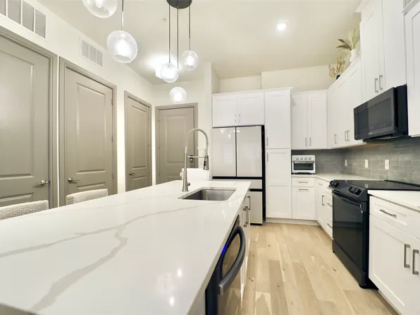 2700 Old Denton Rd #1006, Carrollton, TX 75007