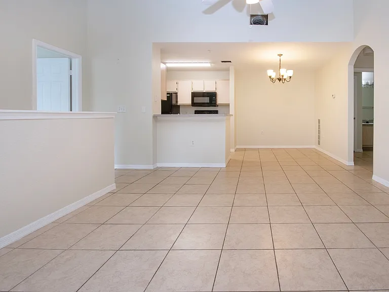 7405 Vista Way #203 — Photo 10