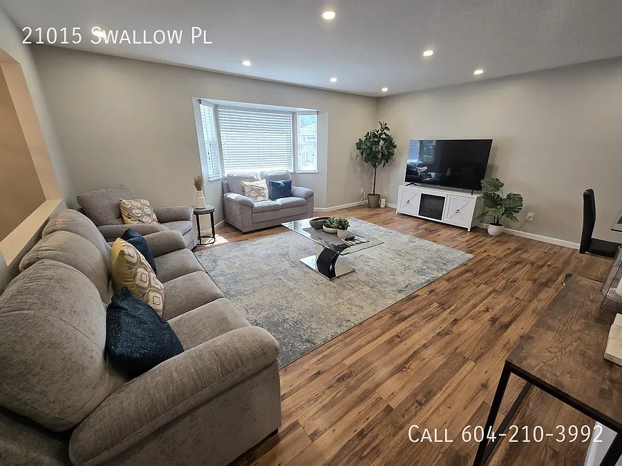 21015 Swallow Pl