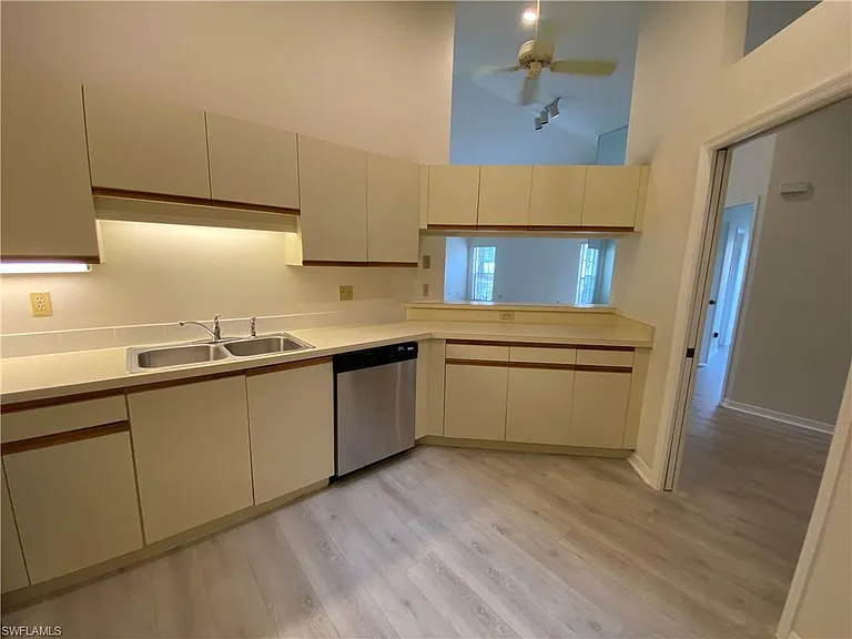 1351 Park Lake Dr #14-R — Photo 5