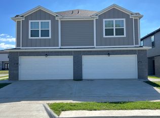 1018 S Benchmark Ln #2, Fayetteville, AR 72704