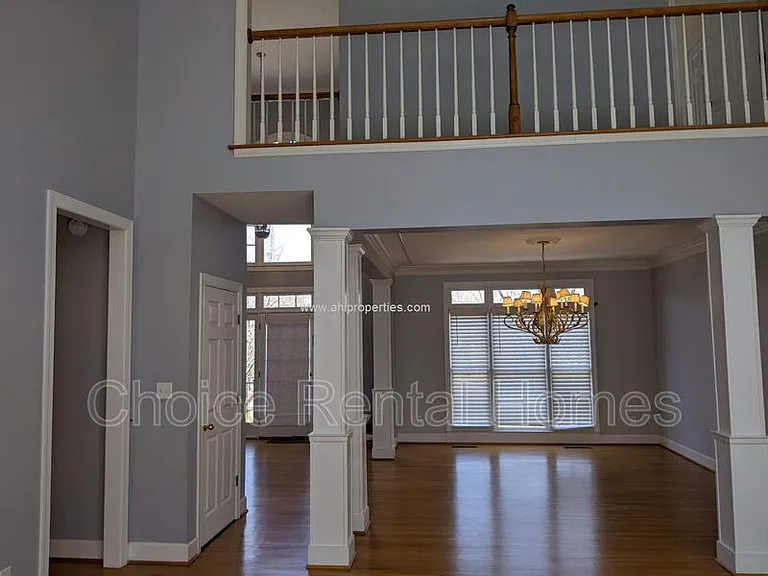 8014 Greystone Grn — Photo 5