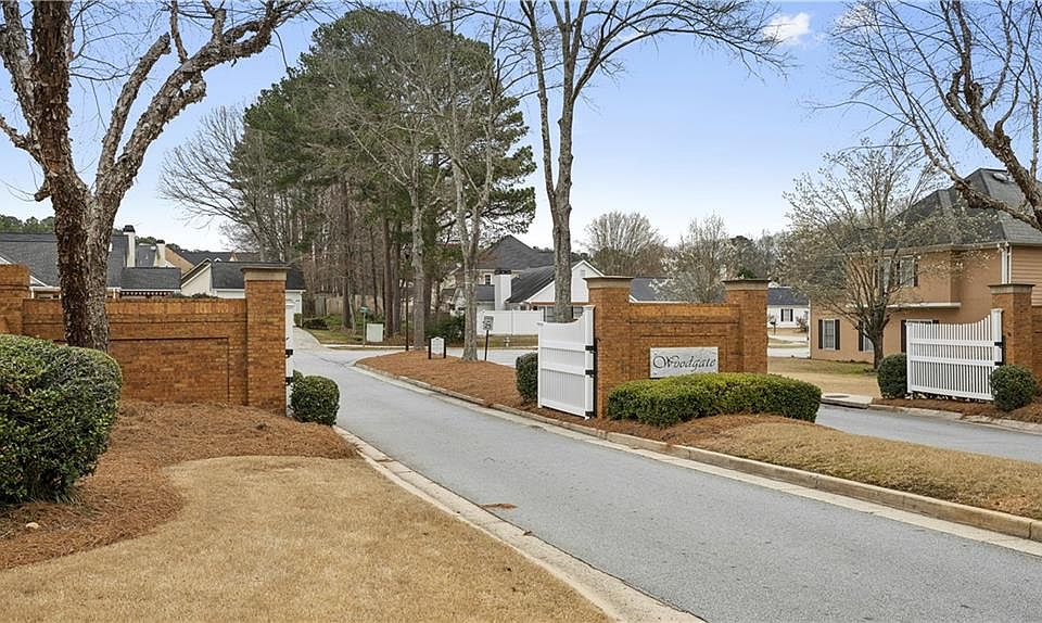 1st image of 225 Woodstream Way