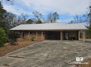 304 Sutherland Dr, Chickasaw, AL 36611