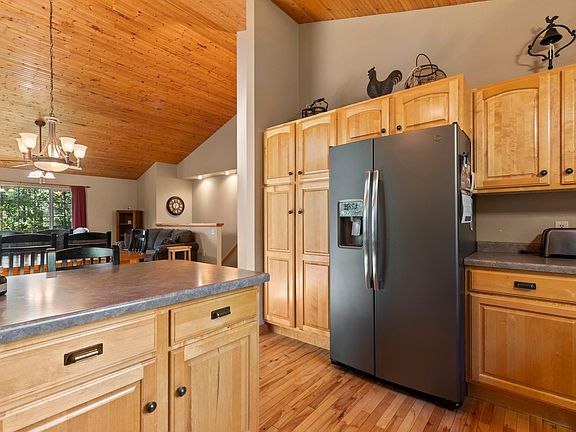 3rd image of 29683 Percheron Dr