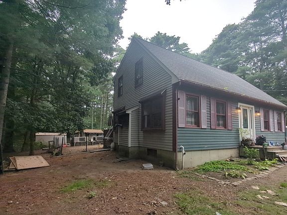 3rd image of 358 W Pond St