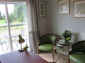 Summerlake Meadows, 2 beds  1.0 baths (1240 sqft)