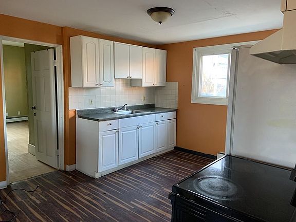 2nd image of 98 Lafayette Park #1
