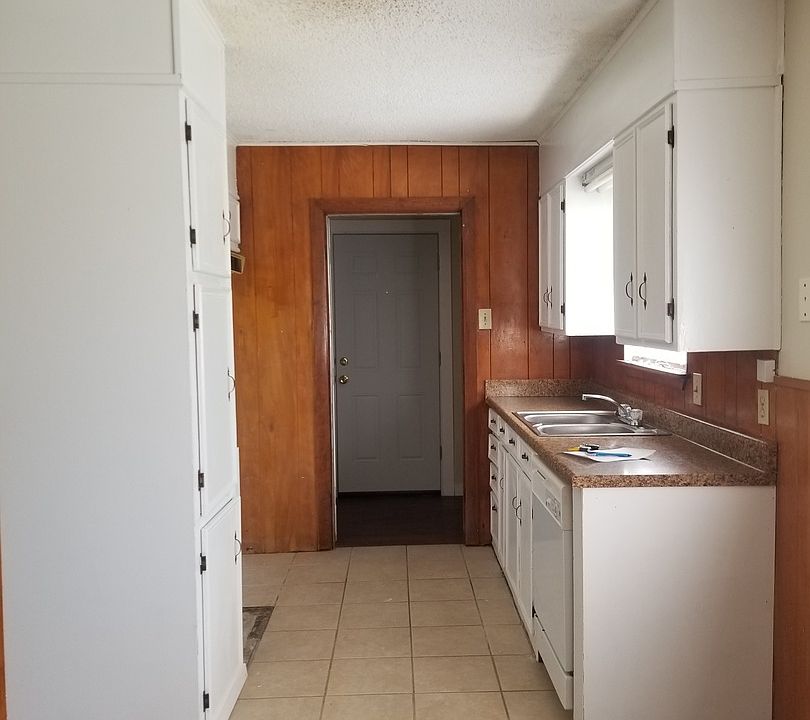 1st image of 2409 Marsalis Dr