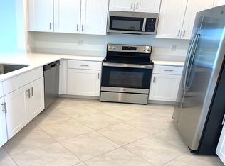 2814 Blossom Ct, Naples, FL 34120