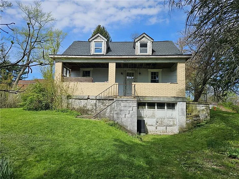 5622 Dellaglen Ave — Photo 2