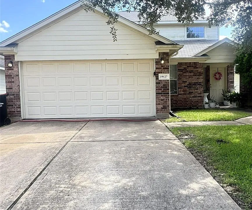 19127 Lakota Dr