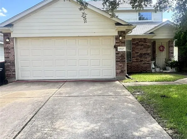 19127 Lakota Dr, Katy, TX 77449