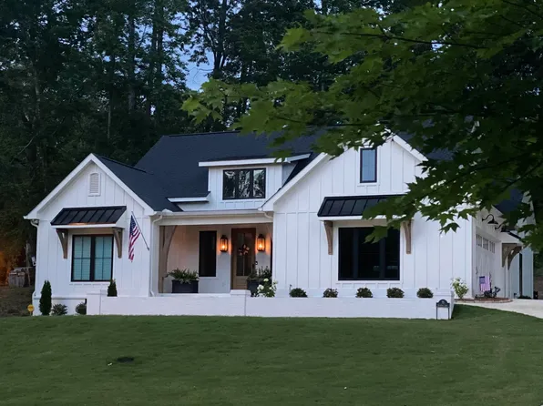 73 Cloister Ln, Scottsboro, AL 35769