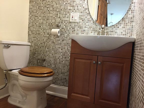 1/2 Bath