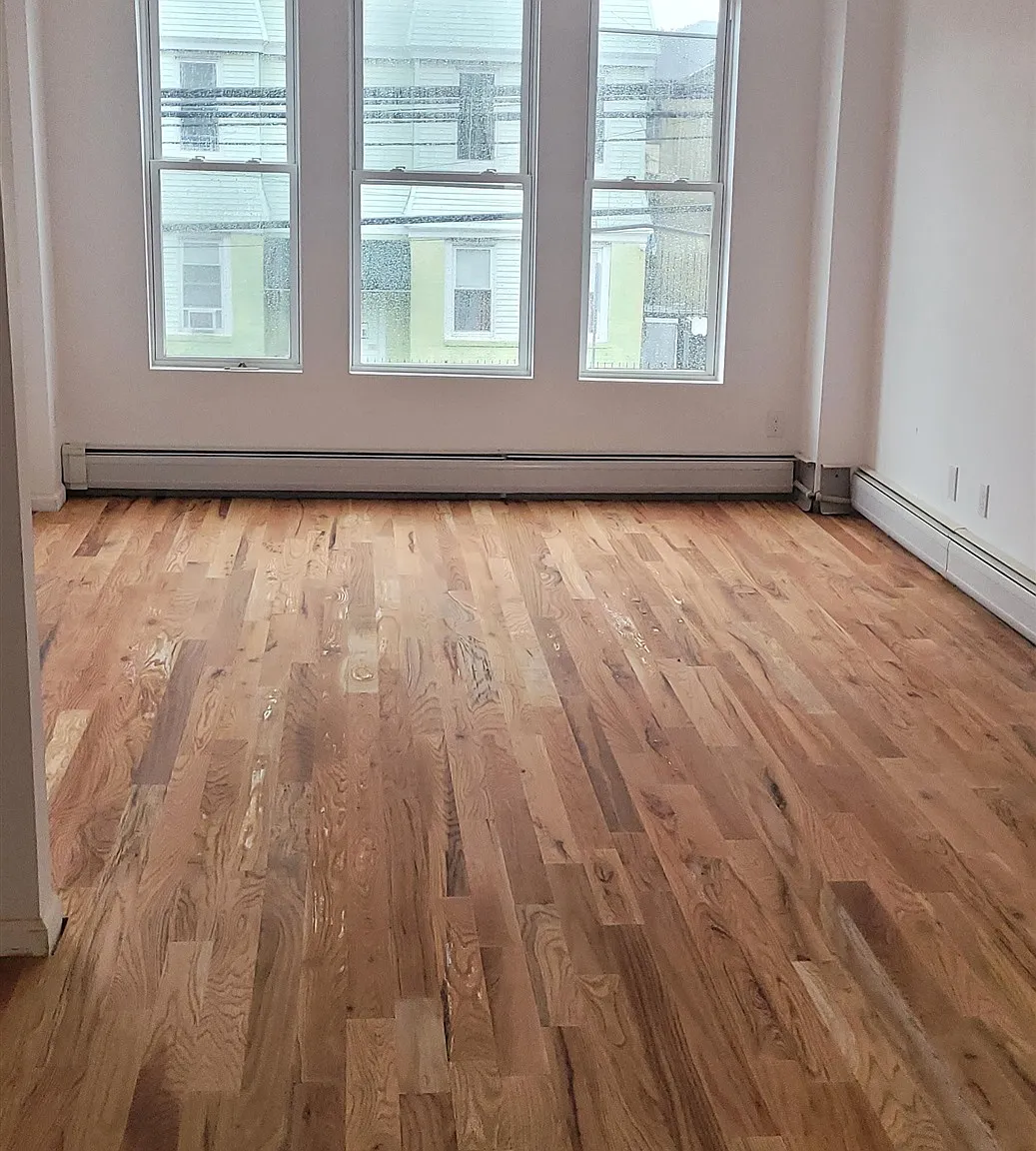 3 bed, 1.0 bath, $1,995 — Photo 4