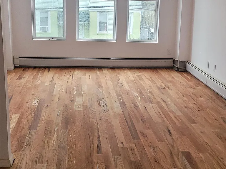 500 Hawthorn Ave #2A — Photo 4