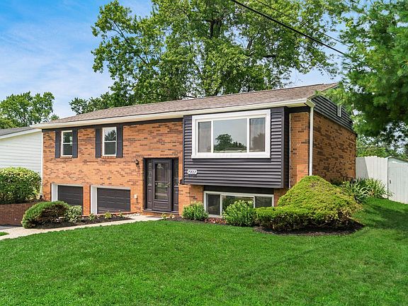 2nd image of 2902 Manola Dr