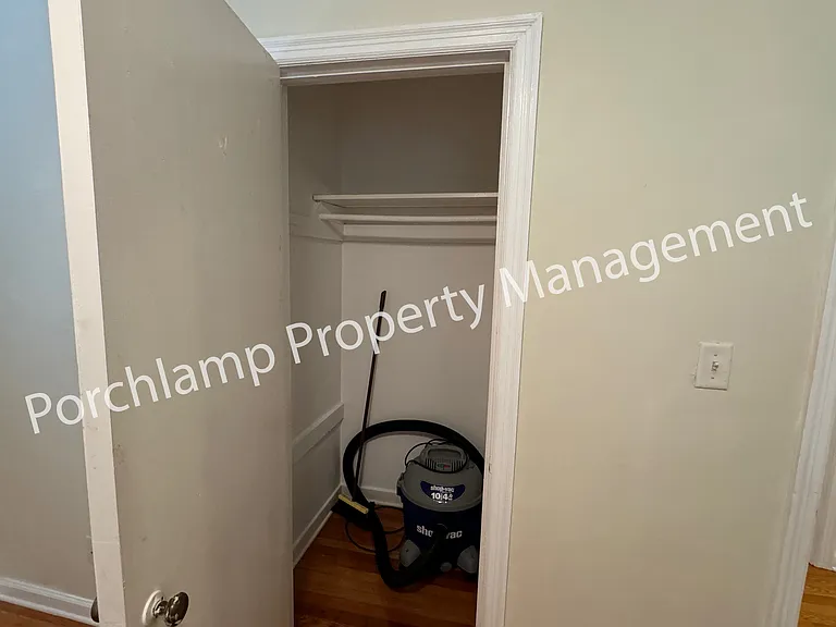 2615 Coit Ave NE — Photo 16