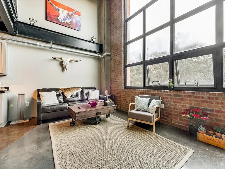 3110 Thomas Ave #309 — Photo 1