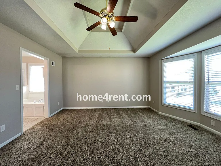 8310 NW 77th Ter — Photo 20