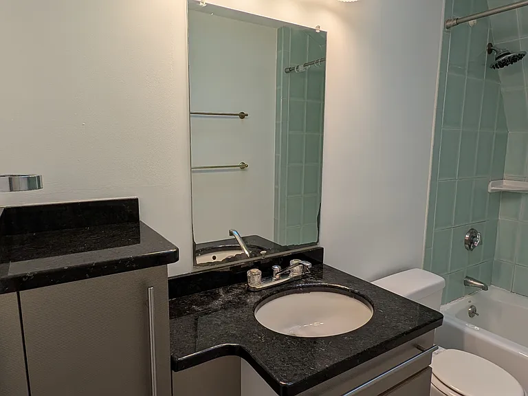 1900 Washington St #3 — Photo 14