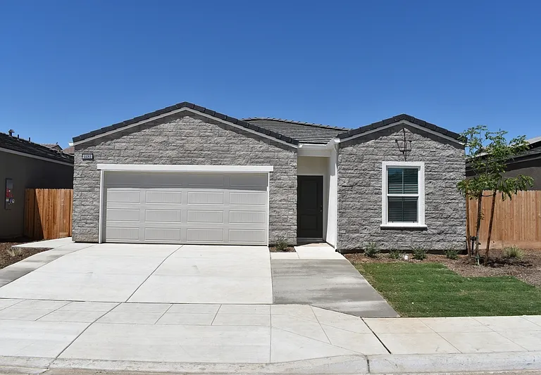 4481 N San Miguel Ave — Photo 1