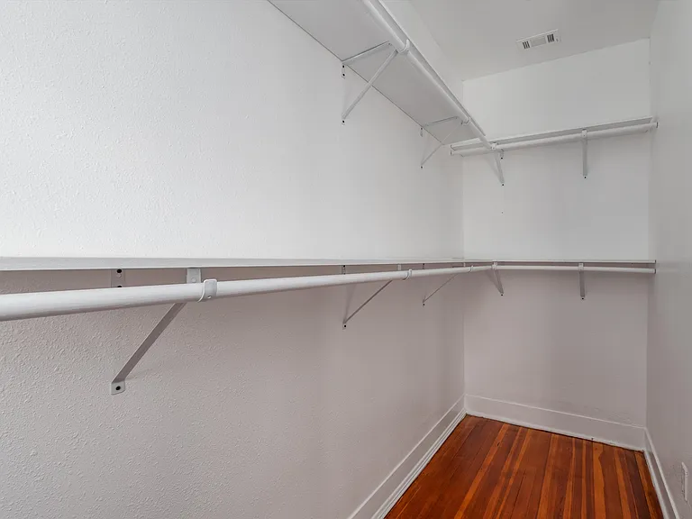 5211 Tremont St — Photo 11