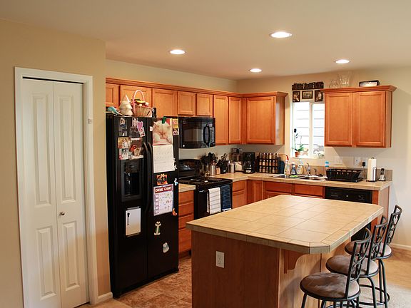 2nd image of 6936 Breeze Dr SE