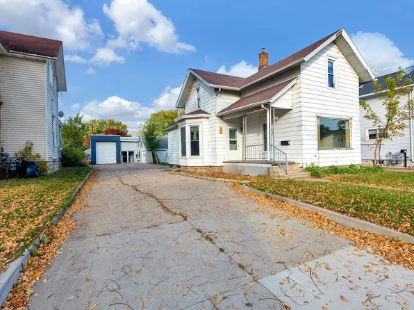 1615 Oregon St, Oshkosh, WI 54902