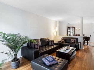 13 Charleston Ct, Basking Ridge, NJ 07920