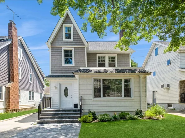 133 Iris Avenue, Floral Park, NY 11001