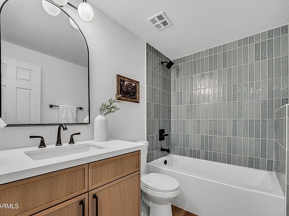 5th image of 6233 E PINCHOT Avenue