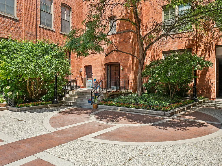River Place Luxury Apartments — Photo 56