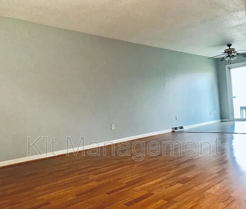 Charming 2-Bedroom Upper with Modern Updates 6055 Lewis Avenue, Toledo $995/mo — Photo 2