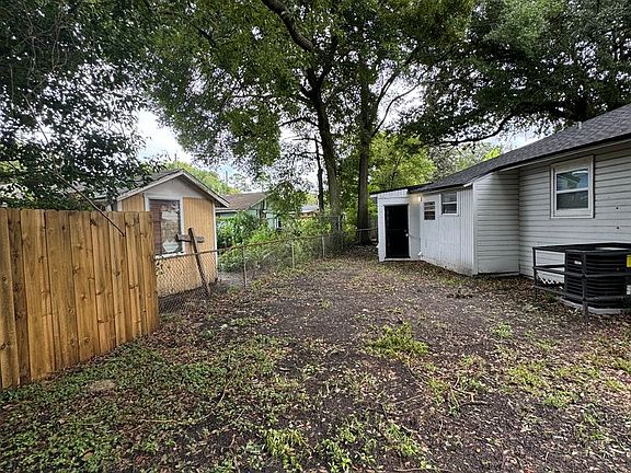 4th image of 1435 N 23rd Cir
