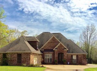 140 Glen Auburn Dr, Clinton, MS 39056