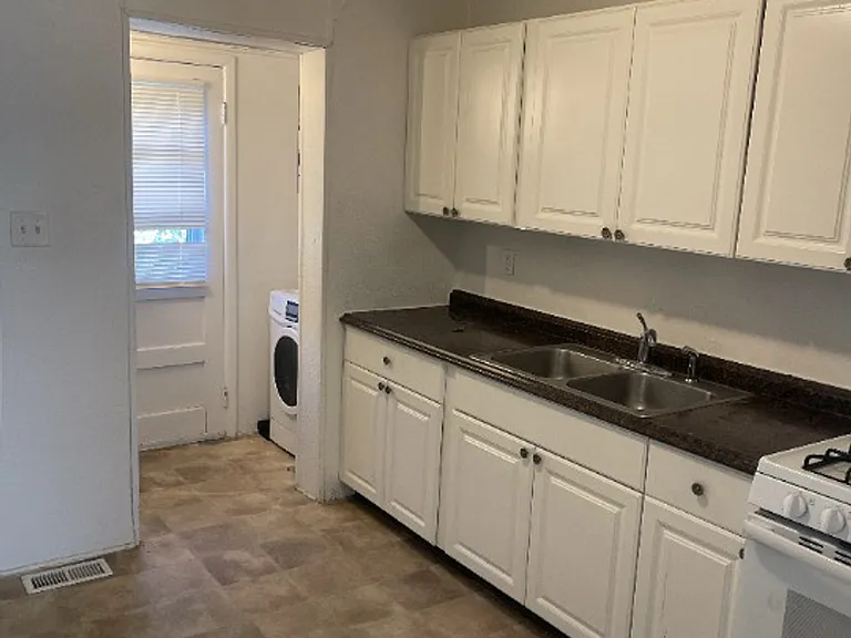 190 Washington Ave #9 — Photo 5