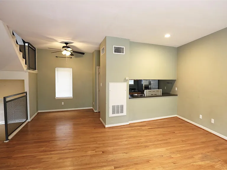 404 Rosalie St — Photo 5